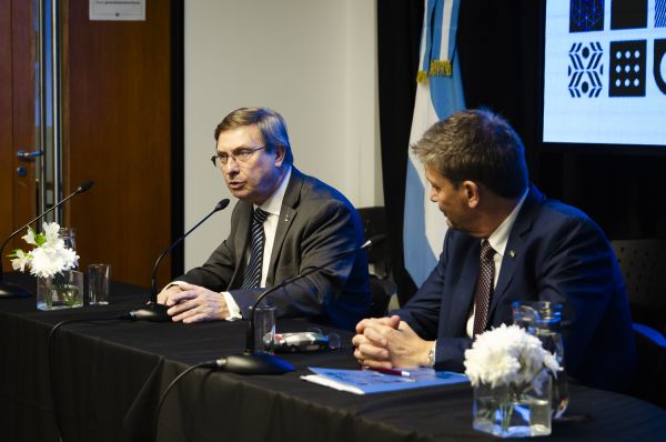 2025 12 02 PLENARIO 40 ANOS 0180